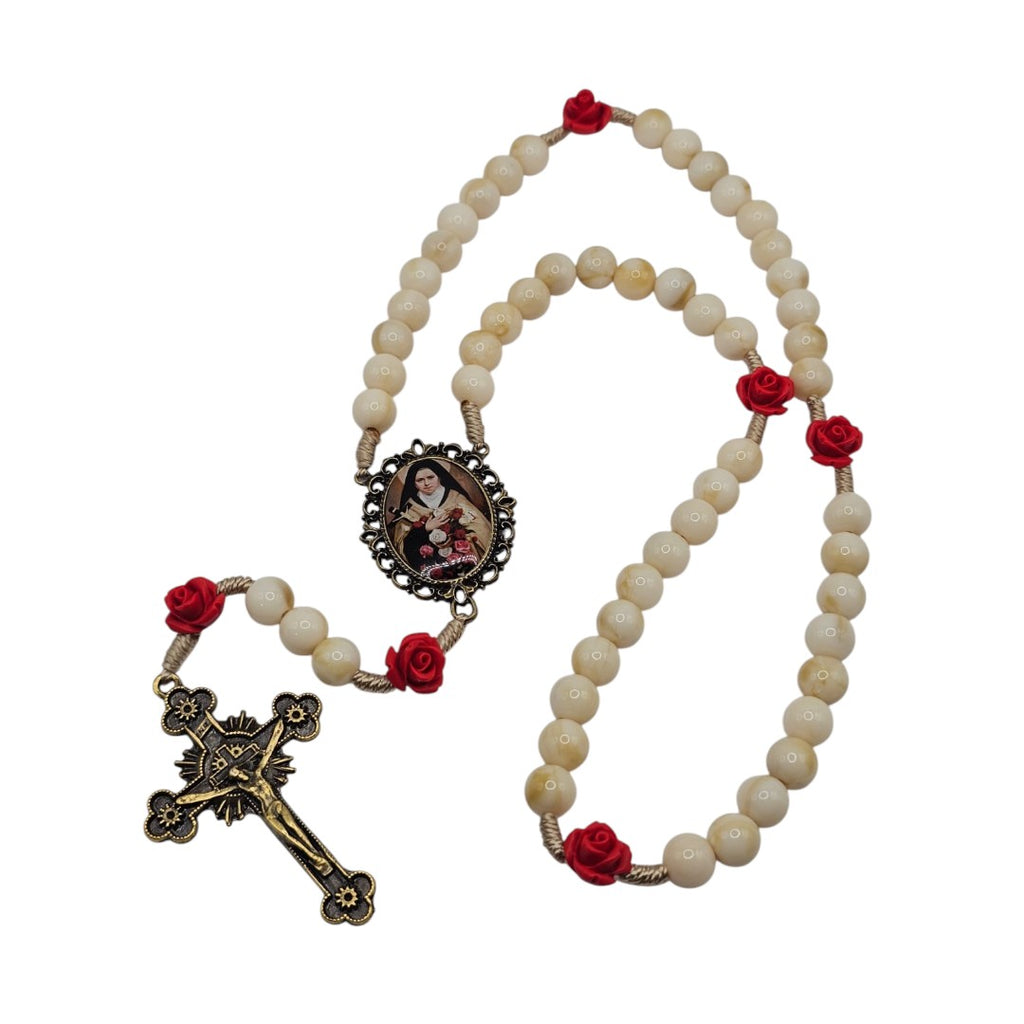 Terço Santa Teresinha Ouro Vellho Detalhes de Rosas Vermelhas